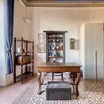 Guesthost - Prestigious In Perugia's Heart Perúgia