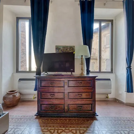 Guesthost - Prestigious In Perugia's Heart